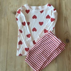 3T Hearts pajamas.